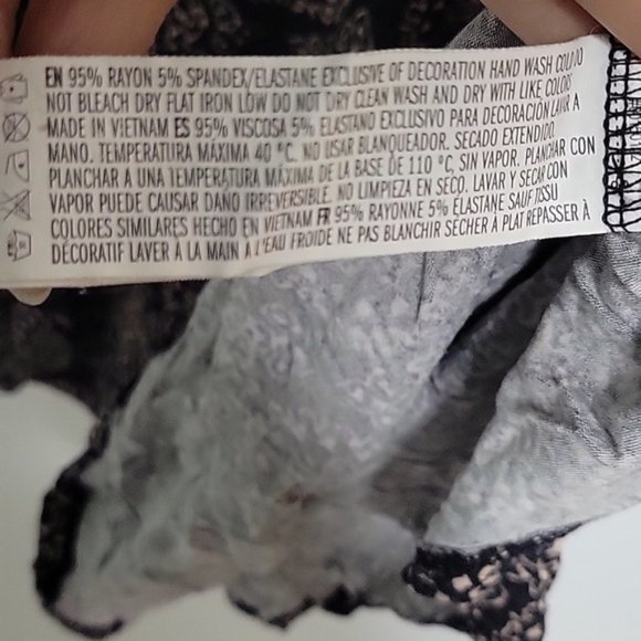 Forever 21 Medallion Print Trapeze Dress - Picture 11 of 11